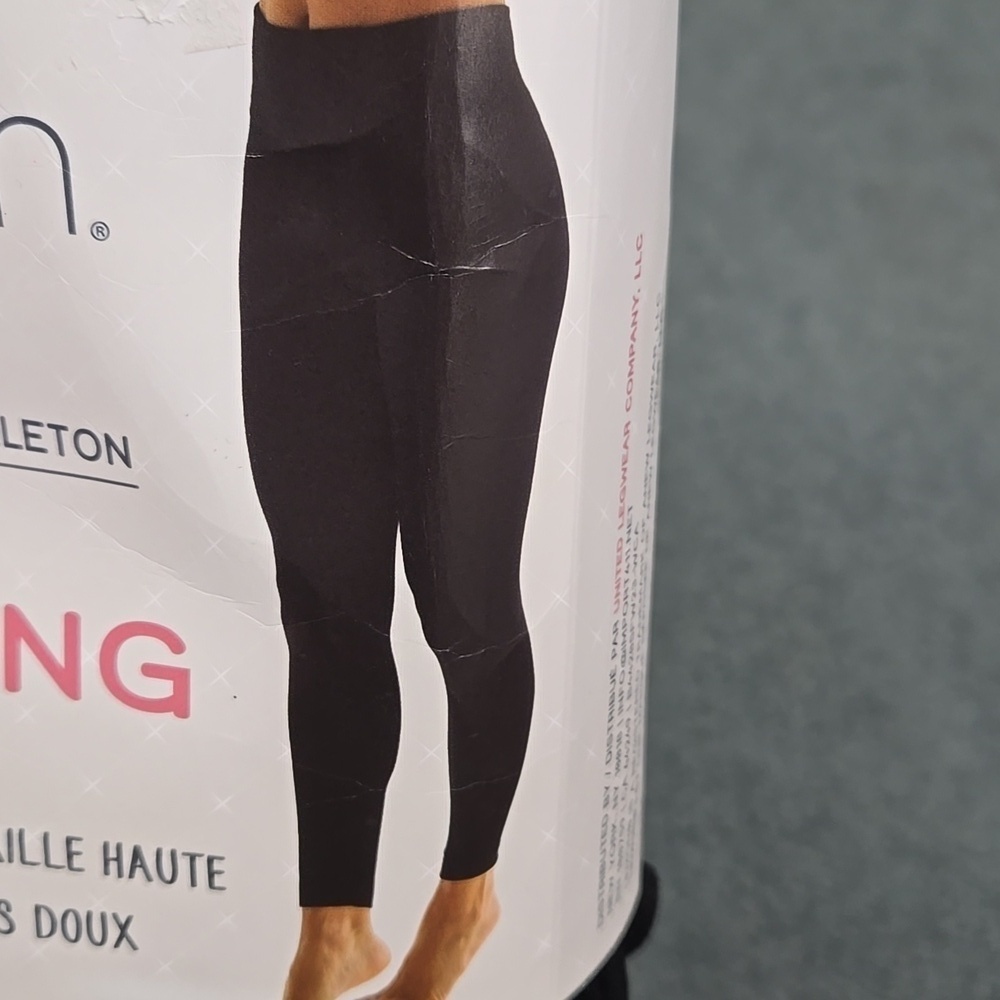 Lemon Size M Black and Dark Grey Fleece Lined High Waisted Seamless Leg…
